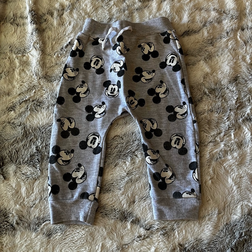 Disneys Mickey Mouse Sweatsuit (gender neutral) 18 month - Picture 3 of 3